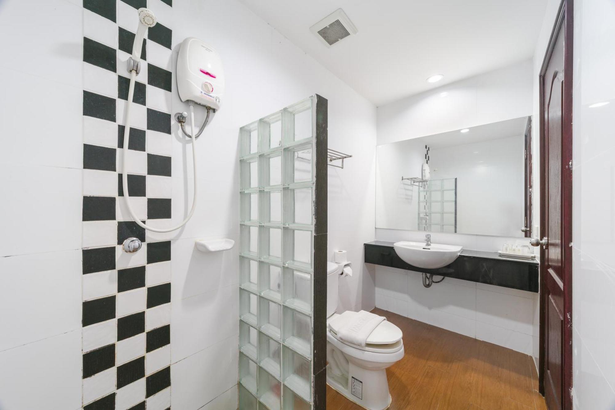 Hisotel Hotel 4*