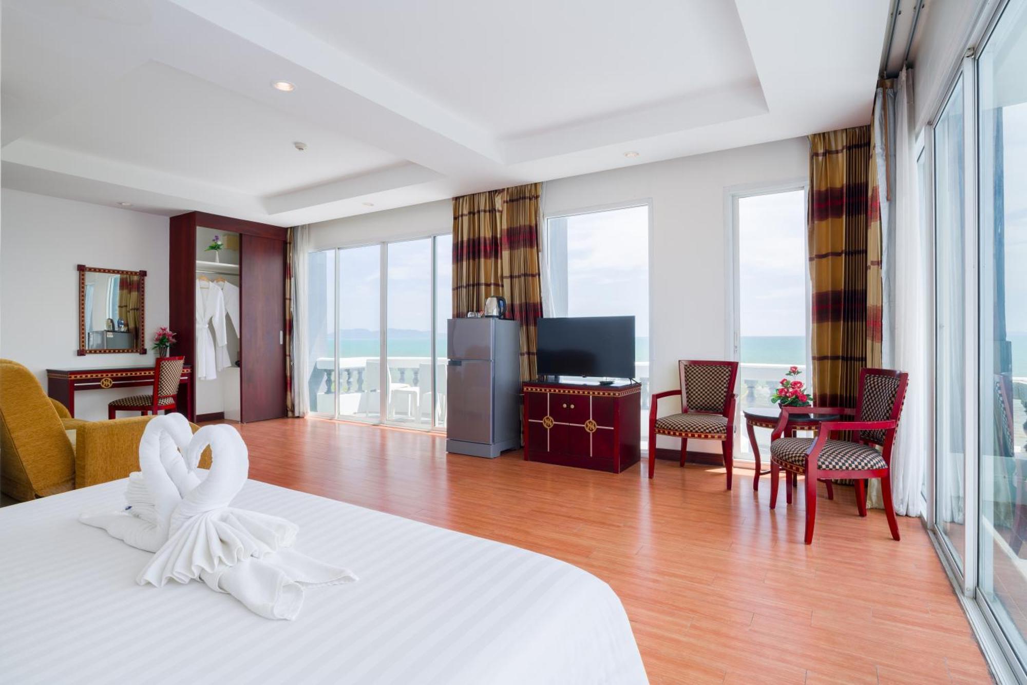 Hisotel Hotel 4*